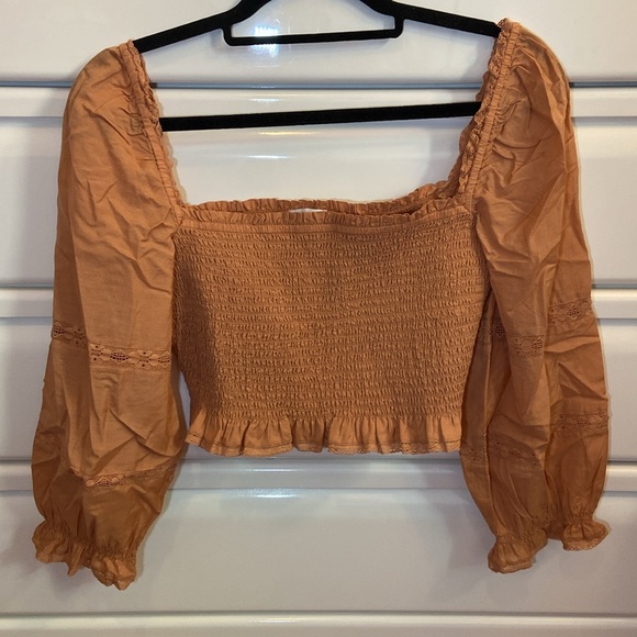 Brand New Wilfred Smocked Crop Top - Picture 2 of 5